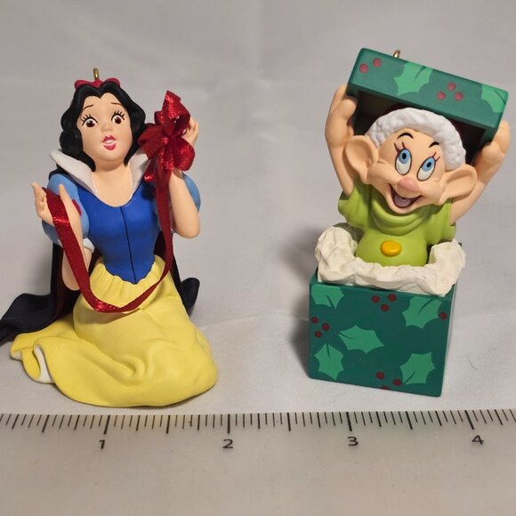 Hallmark Keepsake Ornament - Snow White 1997 - Picture 11 of 11